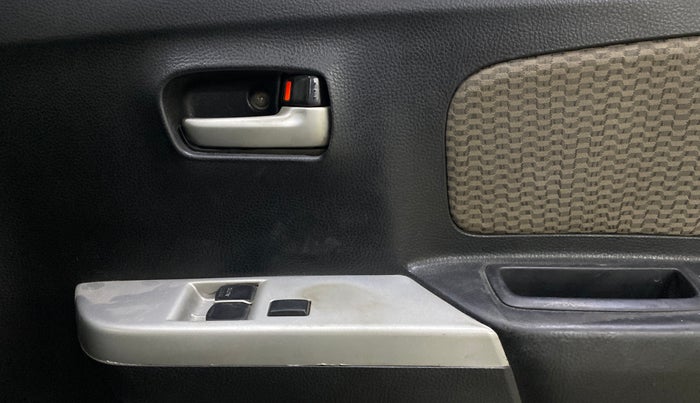 2014 Maruti Wagon R 1.0 LXI, Petrol, Manual, 89,754 km, Driver Side Door Panels Control