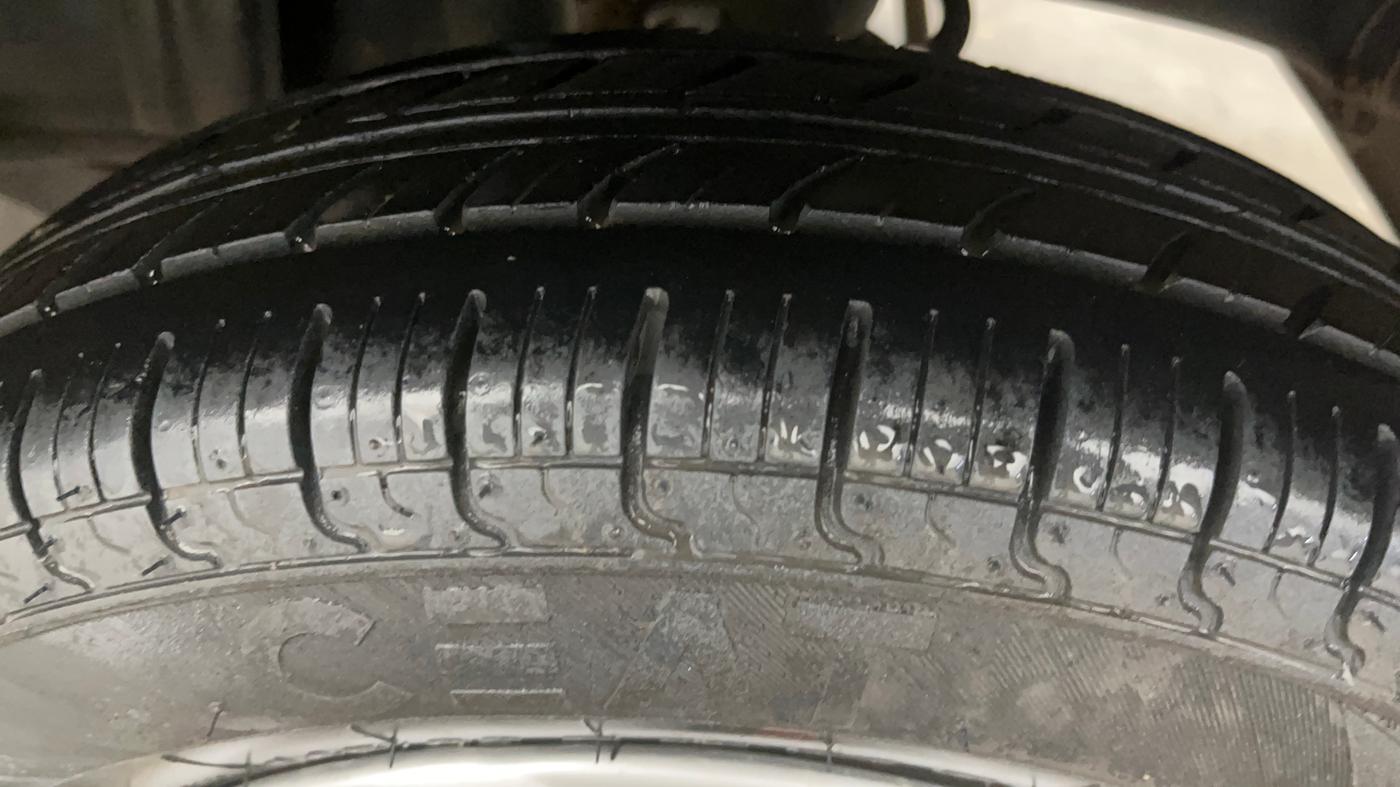 2022 Maruti Alto LXI OPT CNG, CNG, Manual, 90,962 km, Left Rear Tyre Tread