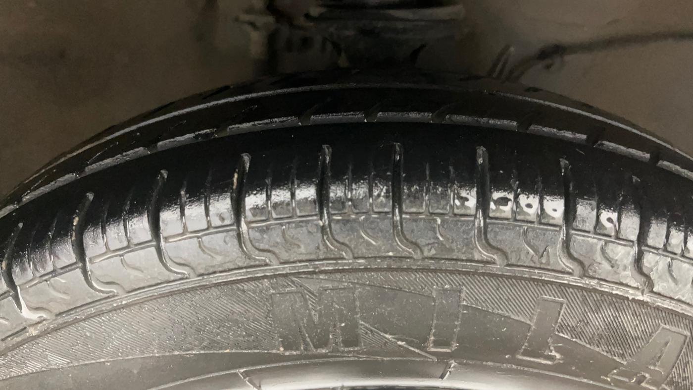 2022 Maruti Alto LXI OPT CNG, CNG, Manual, 90,962 km, Right Front Tyre Tread