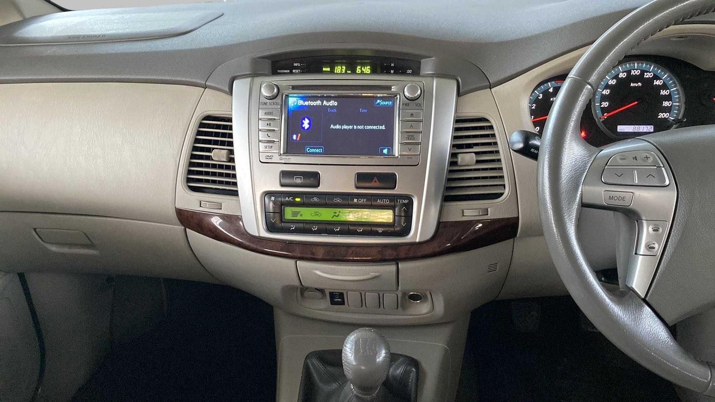 2012 Toyota Innova 2.5 VX 7 STR, Diesel, Manual, 88,126 km, Air Conditioner