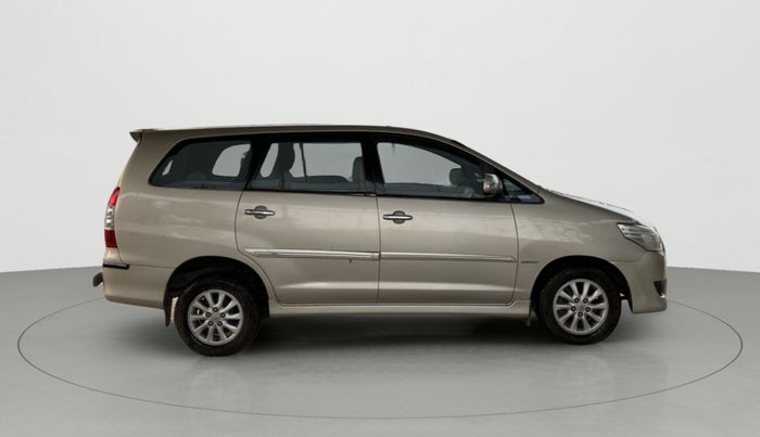 2012 Toyota Innova 2.5 VX 7 STR, Diesel, Manual, 88,126 km, Right Side View
