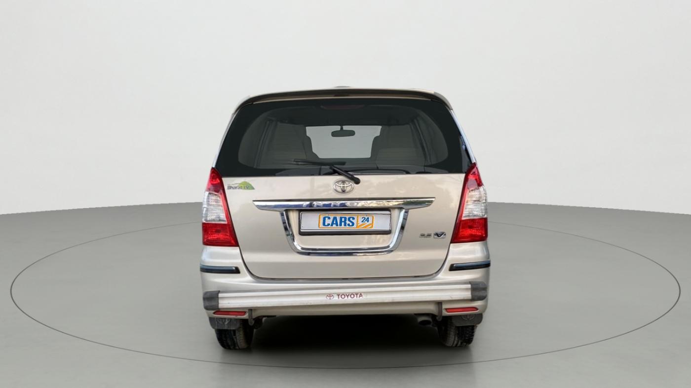 2012 Toyota Innova 2.5 VX 7 STR, Diesel, Manual, 88,126 km, Back/Rear