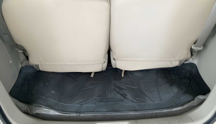 2012 Toyota Innova 2.5 VX 7 STR, Diesel, Manual, 88,126 km, Boot Inside