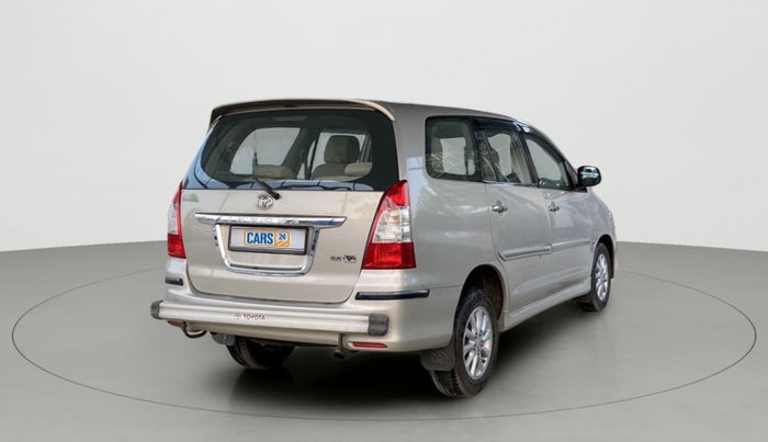 2012 Toyota Innova 2.5 VX 7 STR, Diesel, Manual, 88,126 km, Right Back Diagonal