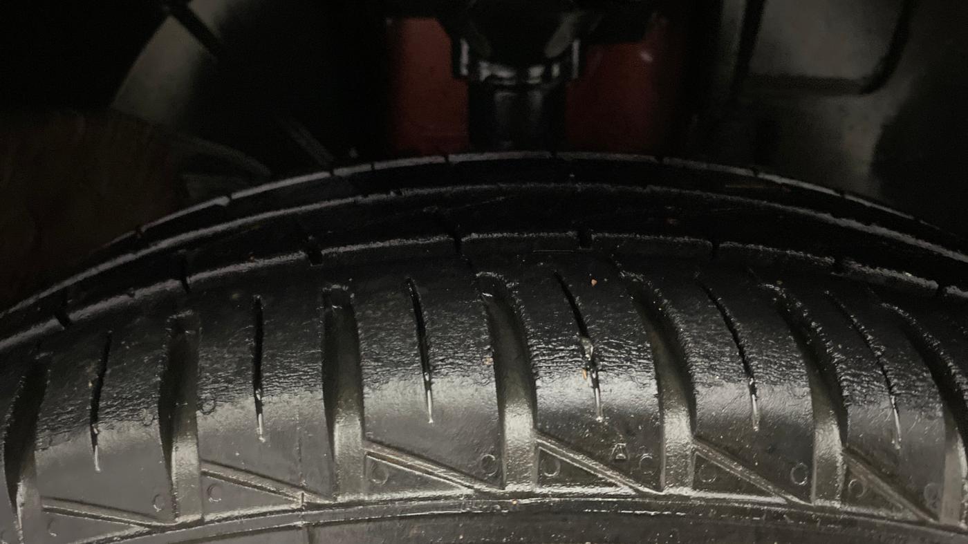 2023 Renault Kwid RXT 1.0, Petrol, Manual, 22,228 km, Right Front Tyre Tread