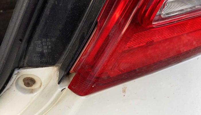 2012 Maruti Swift Dzire VXI, Petrol, Manual, 73,730 km, Right tail light - Minor damage