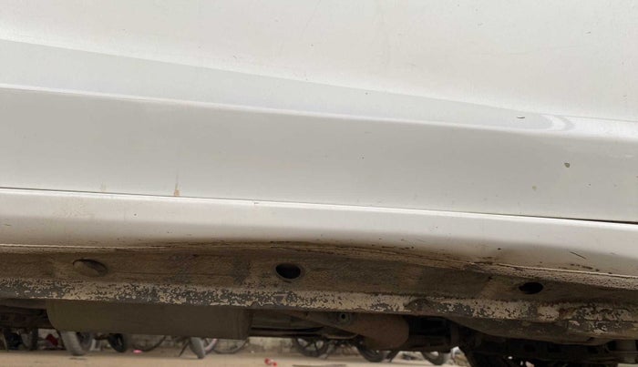 2017 Honda Jazz 1.2L I-VTEC S, Petrol, Manual, 1,00,102 km, Right running board - Slightly dented