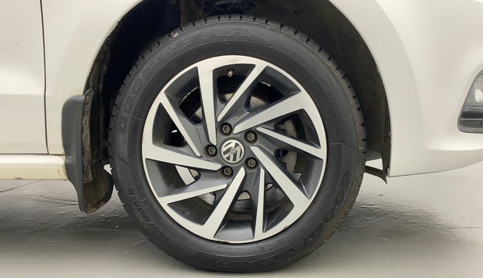 2018 Volkswagen Polo COMFORTLINE 1.0L MPI, Petrol, Manual, 48,676 km, Right Front Wheel