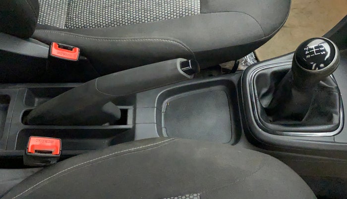 2018 Volkswagen Polo COMFORTLINE 1.0L MPI, Petrol, Manual, 48,676 km, Gear Lever