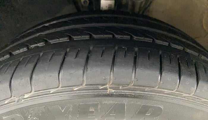 2018 Volkswagen Polo COMFORTLINE 1.0L MPI, Petrol, Manual, 48,676 km, Left Front Tyre Tread