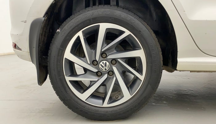 2018 Volkswagen Polo COMFORTLINE 1.0L MPI, Petrol, Manual, 48,676 km, Right Rear Wheel