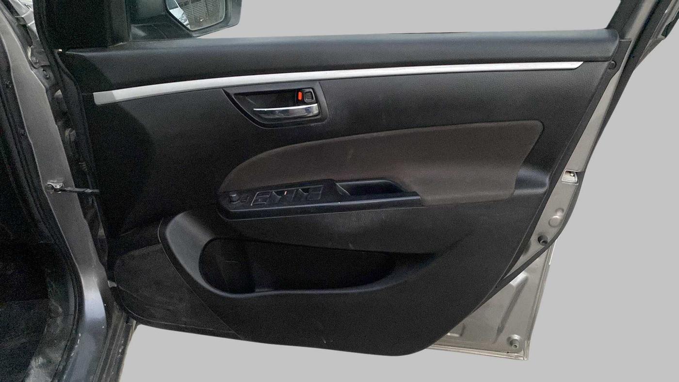 2017 Maruti Swift VXI, Petrol, Manual, 43,018 km, Driver Side Door Panels Control