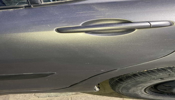 2017 Maruti Swift VXI, Petrol, Manual, 43,018 km, Rear left door - Slightly dented