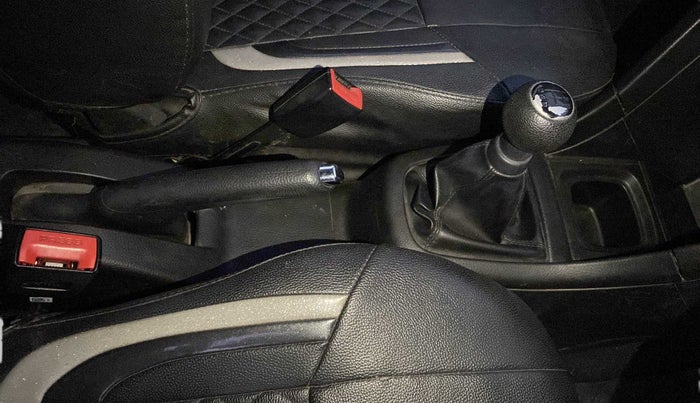 2017 Maruti Swift VXI, Petrol, Manual, 43,018 km, Gear Lever