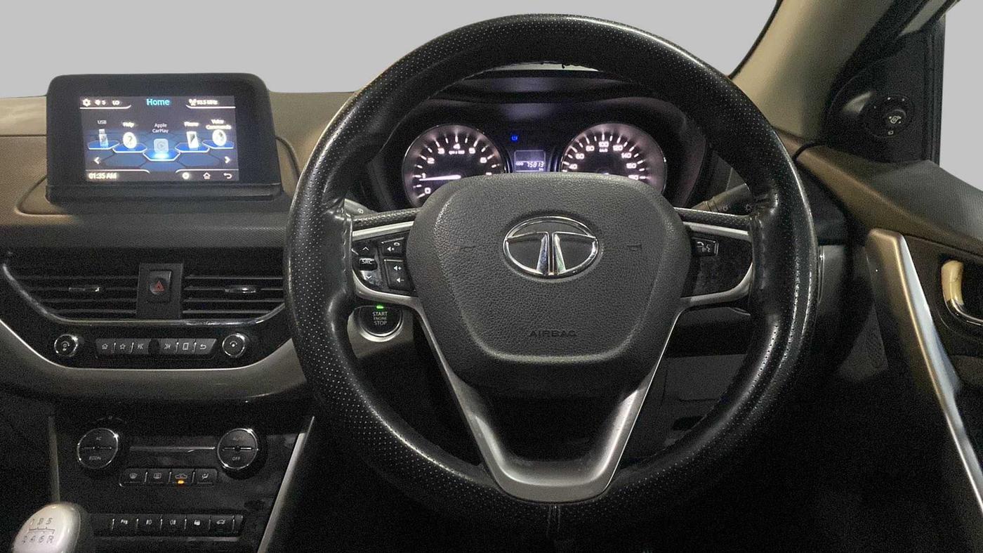 2018 Tata NEXON XZ PLUS DIESEL DUAL TONE, Diesel, Manual, 75,804 km, Steering Wheel Close Up
