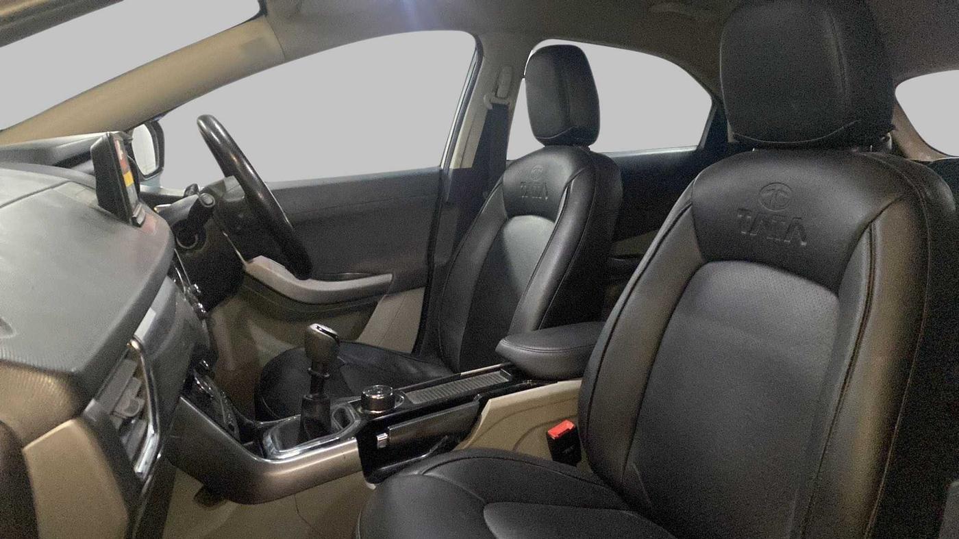 2018 Tata NEXON XZ PLUS DIESEL DUAL TONE, Diesel, Manual, 75,804 km, Right Side Front Door Cabin