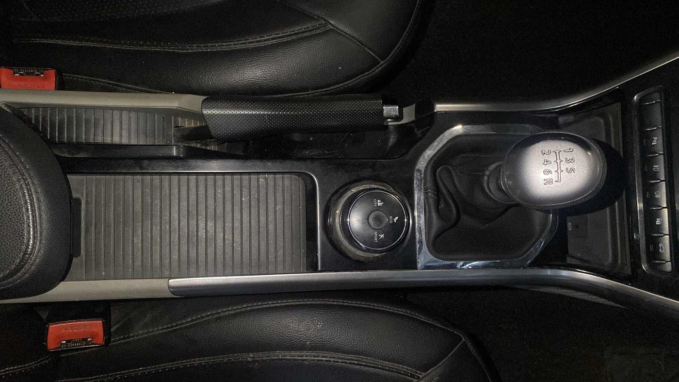 2018 Tata NEXON XZ PLUS DIESEL DUAL TONE, Diesel, Manual, 75,804 km, Gear Lever