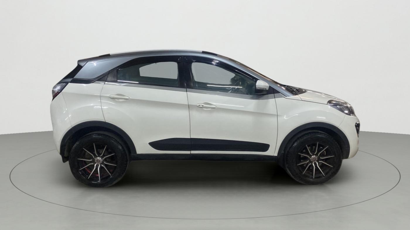 2018 Tata NEXON XZ PLUS DIESEL DUAL TONE, Diesel, Manual, 75,804 km, Right Side View
