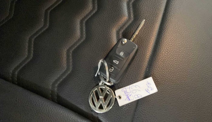 2019 Volkswagen Ameo HIGHLINE PLUS 1.5L AT 16 ALLOY, Diesel, Automatic, 23,104 km, Key Close Up