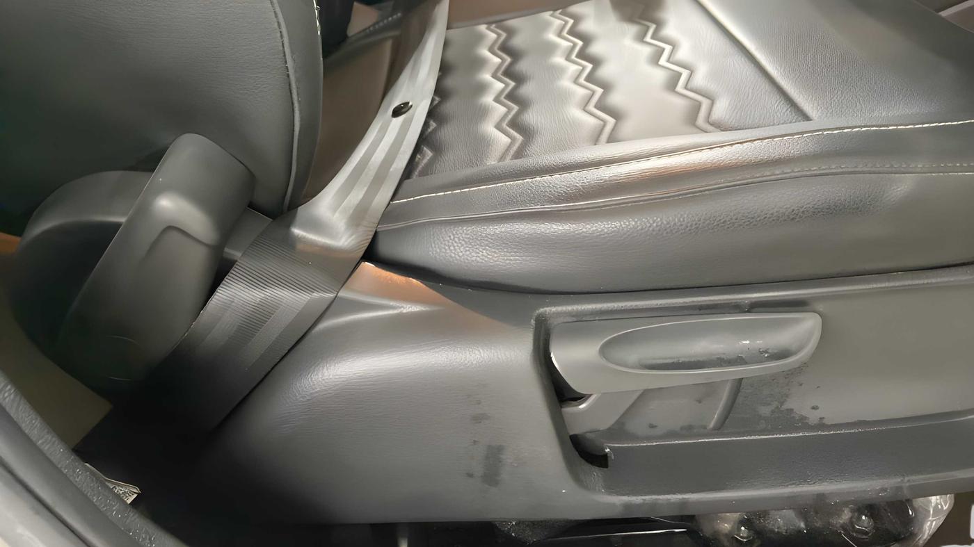 2019 Volkswagen Ameo HIGHLINE PLUS 1.5L AT 16 ALLOY, Diesel, Automatic, 23,104 km, Driver Side Adjustment Panel