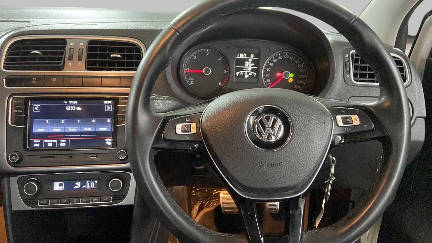 2019 Volkswagen Ameo HIGHLINE PLUS 1.5L AT 16 ALLOY, Diesel, Automatic, 23,104 km, Steering Wheel Close Up
