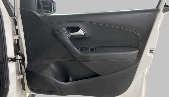 2019 Volkswagen Ameo HIGHLINE PLUS 1.5L AT 16 ALLOY, Diesel, Automatic, 23,104 km, Driver Side Door Panels Control