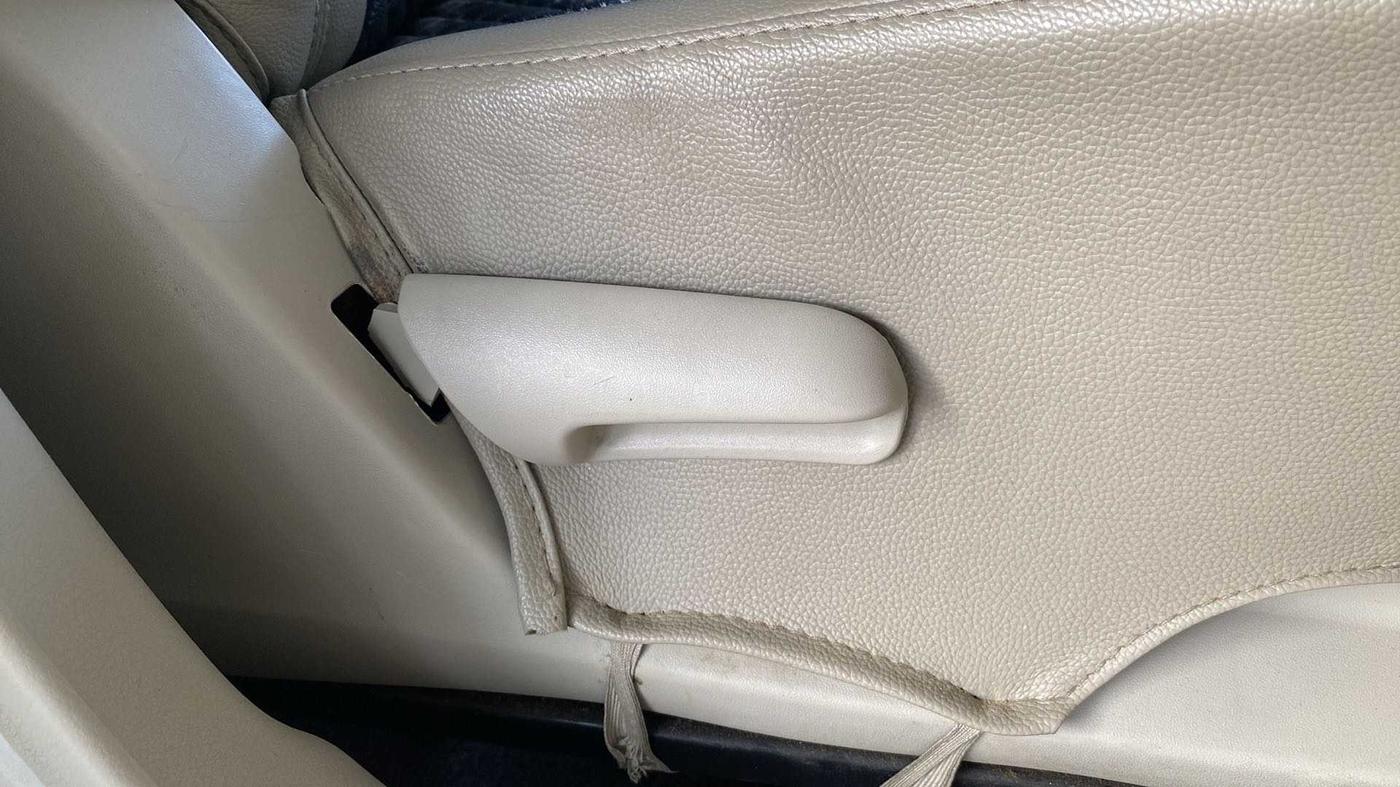 2019 Maruti Celerio VXI, Petrol, Manual, 77,711 km, Driver Side Adjustment Panel