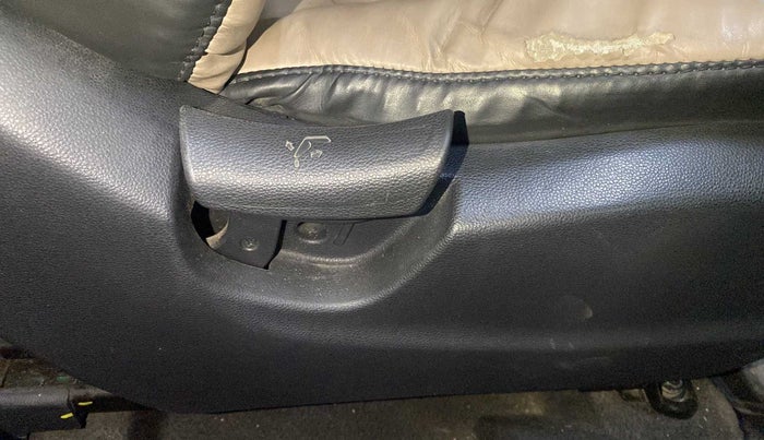 2017 Hyundai Creta E PLUS 1.4 DIESEL, Diesel, Manual, 97,420 km, Driver Side Adjustment Panel