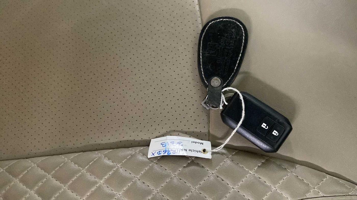 2019 Maruti Ertiga ZXI+ SHVS, Petrol, Manual, 11,940 km, Key Close Up