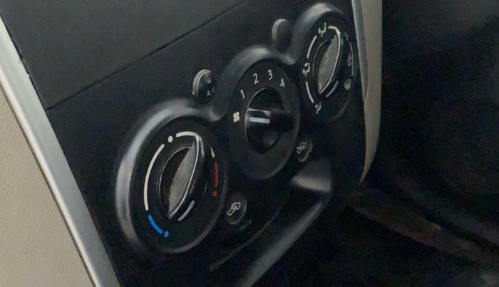 2014 Maruti Wagon R 1.0 LXI CNG, CNG, Manual, 1,19,476 km, AC Unit - Directional switch has minor damage