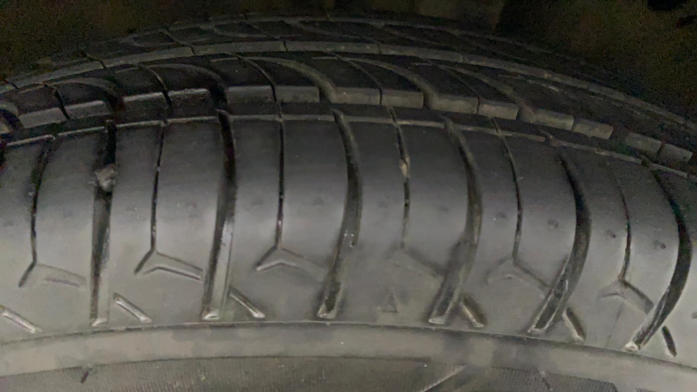 2014 Maruti Wagon R 1.0 LXI CNG, CNG, Manual, 1,19,476 km, Right Rear Tyre Tread