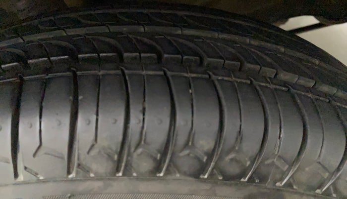 2014 Maruti Wagon R 1.0 LXI CNG, CNG, Manual, 1,19,476 km, Left Front Tyre Tread