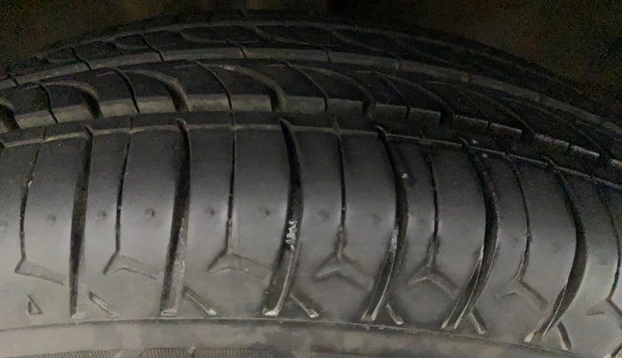2014 Maruti Wagon R 1.0 LXI CNG, CNG, Manual, 1,19,476 km, Left Rear Tyre Tread