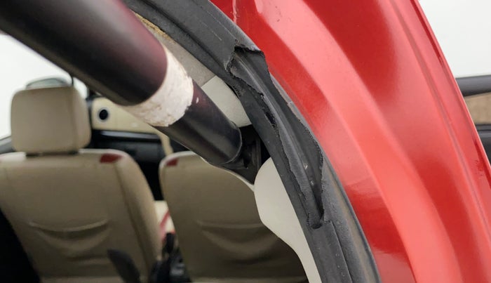 2017 Maruti Wagon R 1.0 VXI, Petrol, Manual, 88,004 km, Dicky (Boot door) - Weather strip has minor damage