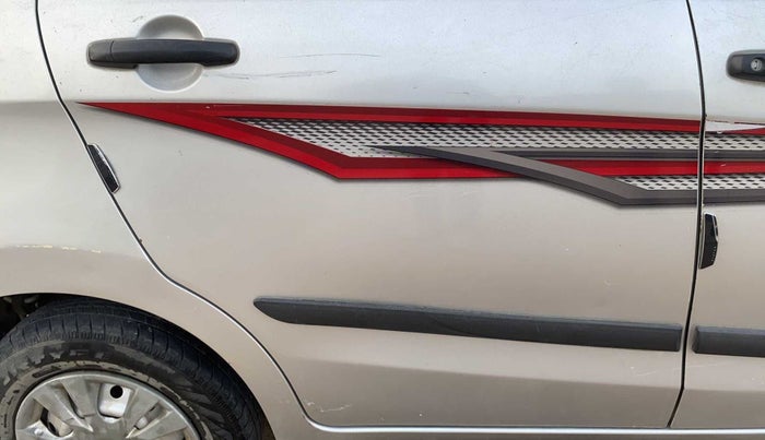 2015 Maruti Celerio LXI, Petrol, Manual, 34,665 km, Right rear door - Minor scratches