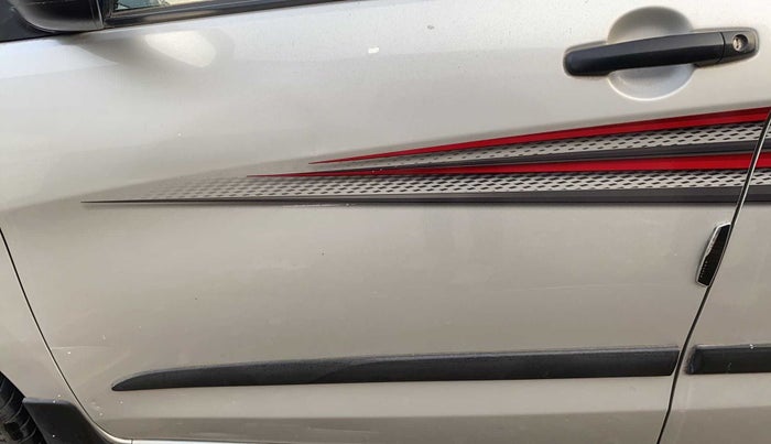 2015 Maruti Celerio LXI, Petrol, Manual, 34,665 km, Front passenger door - Minor scratches