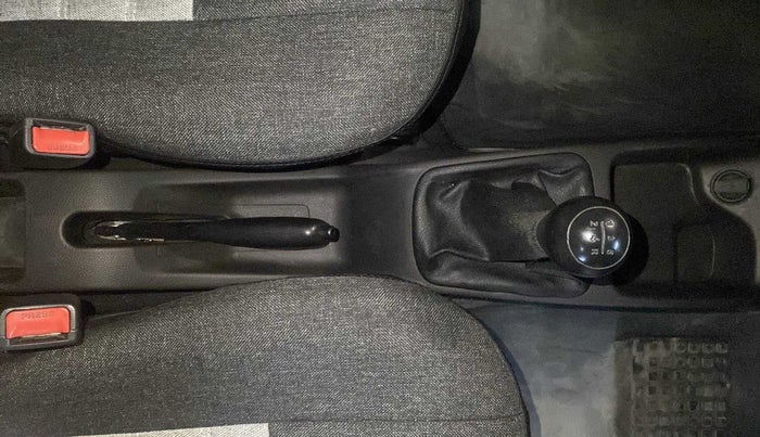 2015 Hyundai Eon MAGNA +, Petrol, Manual, 30,512 km, Gear Lever