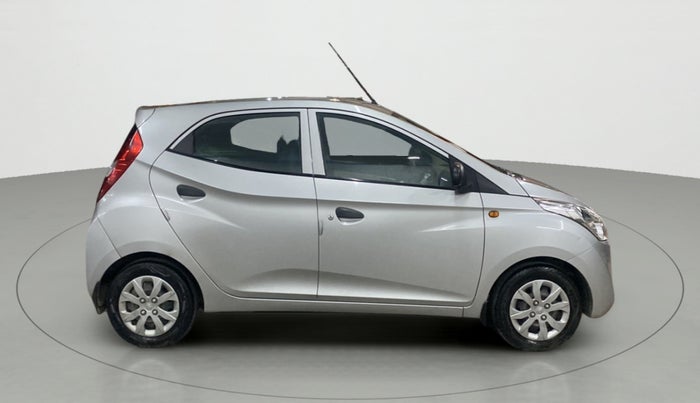 2015 Hyundai Eon MAGNA +, Petrol, Manual, 30,512 km, Right Side View