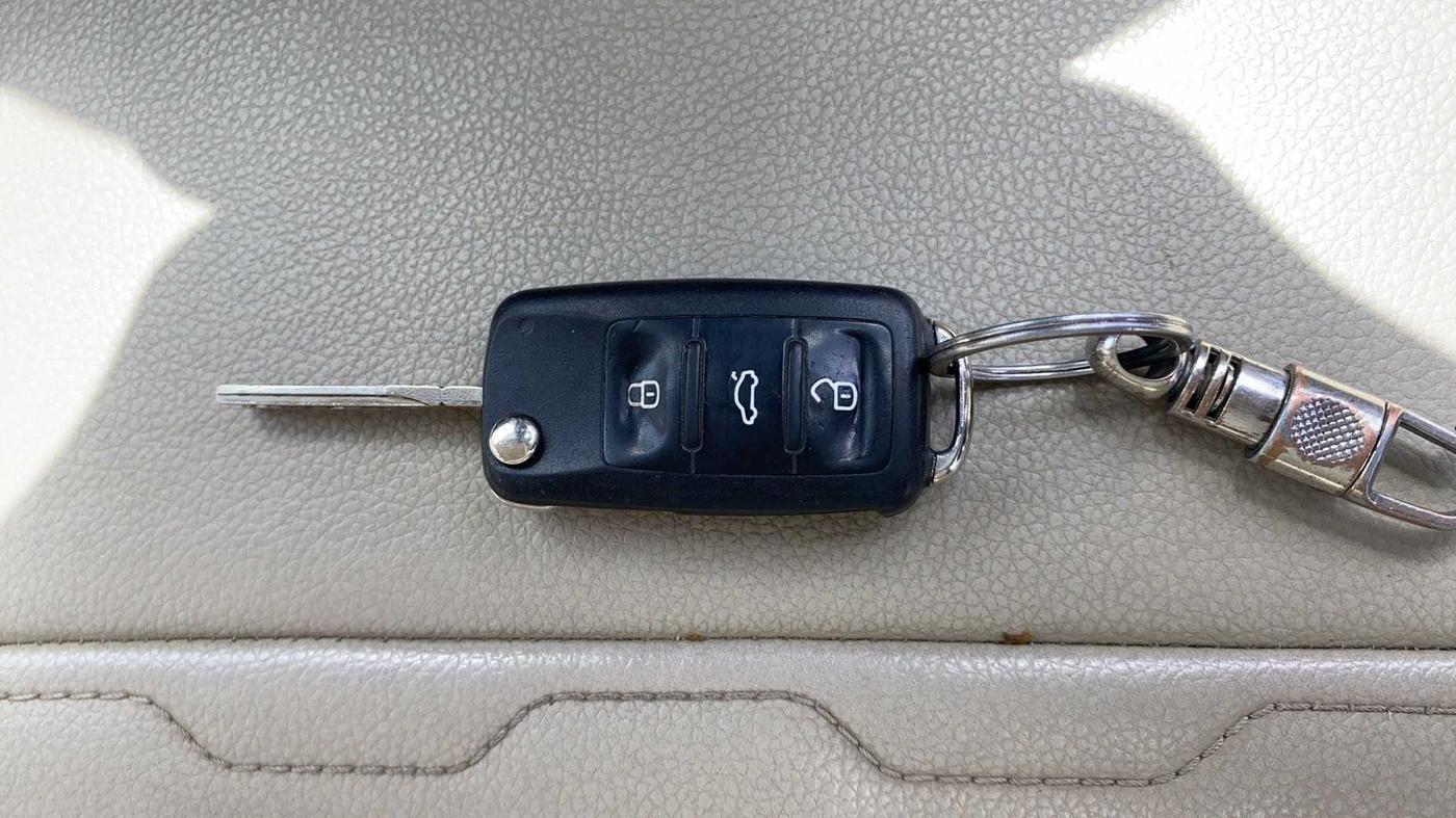 2017 Volkswagen Ameo COMFORTLINE 1.2L, Petrol, Manual, 56,406 km, Key Close Up