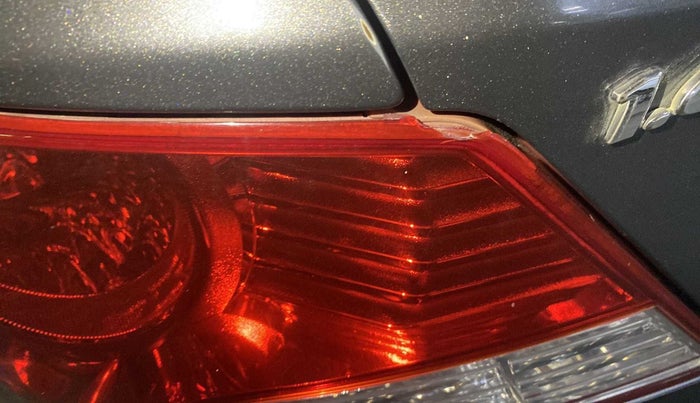 2013 Hyundai Verna FLUIDIC 1.6 VTVT SX, Petrol, Manual, 76,915 km, Left tail light - Minor damage