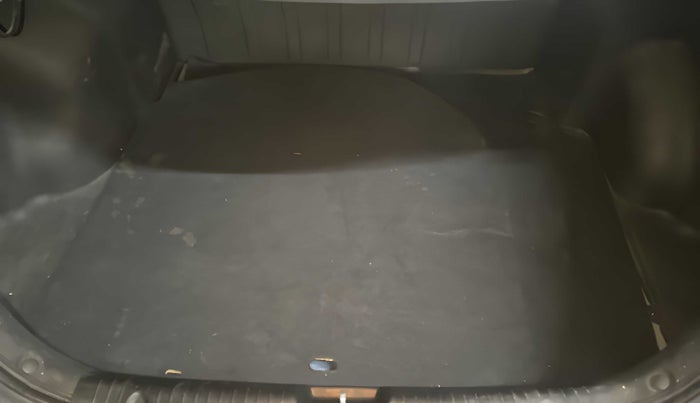 2013 Hyundai Verna FLUIDIC 1.6 VTVT SX, Petrol, Manual, 76,915 km, Boot Inside