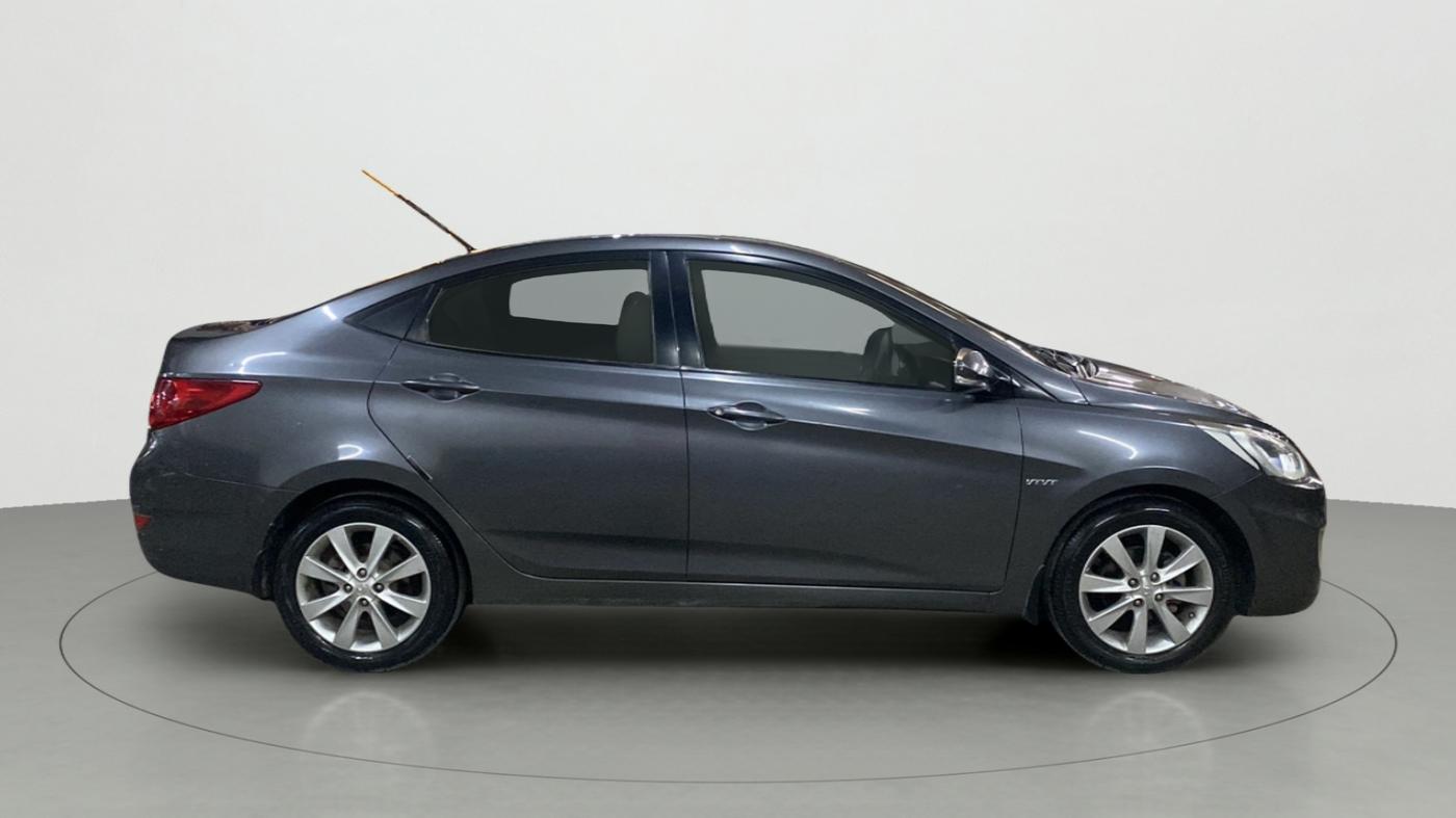 2013 Hyundai Verna FLUIDIC 1.6 VTVT SX, Petrol, Manual, 76,915 km, Right Side View