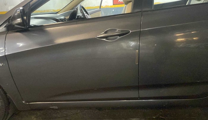 2013 Hyundai Verna FLUIDIC 1.6 VTVT SX, Petrol, Manual, 76,915 km, Front passenger door - Paint has faded