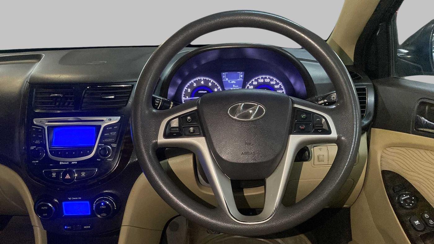 2013 Hyundai Verna FLUIDIC 1.6 VTVT SX, Petrol, Manual, 76,915 km, Steering Wheel Close Up