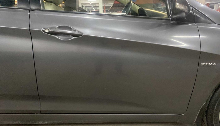 2013 Hyundai Verna FLUIDIC 1.6 VTVT SX, Petrol, Manual, 76,915 km, Driver-side door - Minor scratches