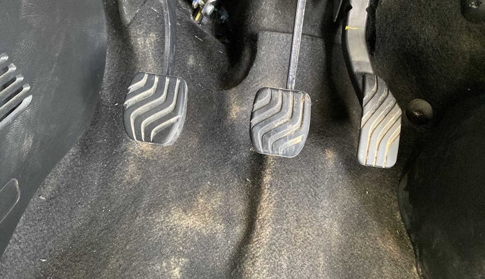 2021 Nissan MAGNITE XV PREMIUM, Petrol, Manual, 23,260 km, Pedals