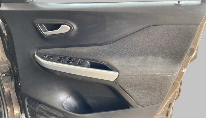 2021 Nissan MAGNITE XV PREMIUM, Petrol, Manual, 23,260 km, Driver Side Door Panels Control
