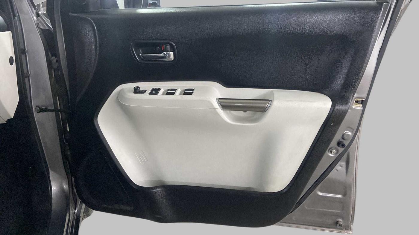 2019 Maruti IGNIS ZETA 1.2 AMT, Petrol, Automatic, 29,395 km, Driver Side Door Panels Control