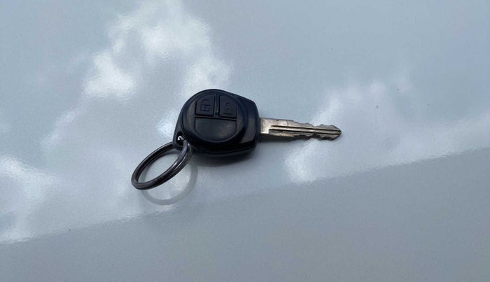 2013 Maruti Swift Dzire VDI, Diesel, Manual, 72,705 km, Key Close Up