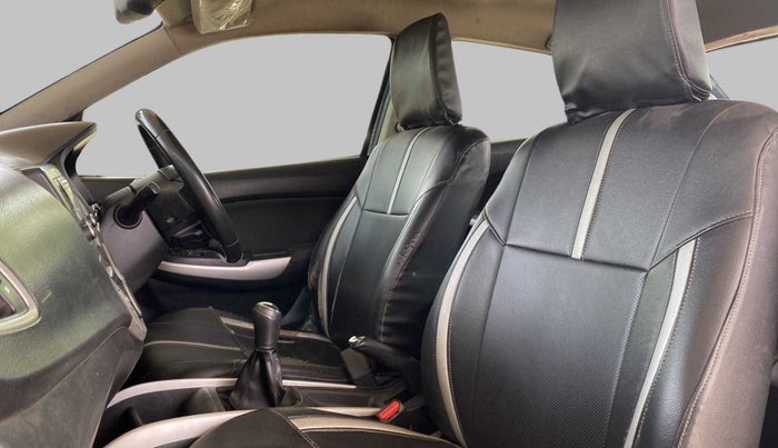 2016 Maruti Baleno ZETA DIESEL 1.3, Diesel, Manual, 97,266 km, Right Side Front Door Cabin